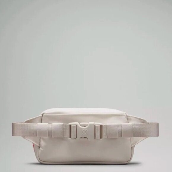 NEW Lululemon Team Canada Future Legacy Mini Belt Bag COC Logo BEECH WHITE - Picture 4 of 8